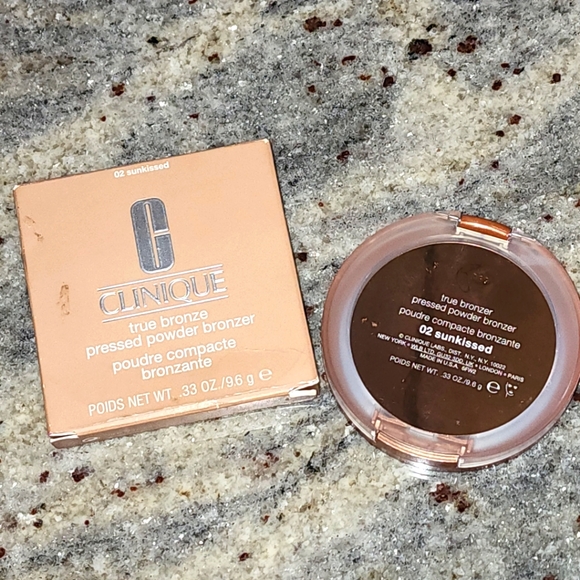 Clinique ☆ True Bronze Pressed Powder Bronzer - Picture 9 of 10